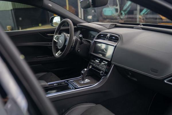 Jaguar SV Project 8 Touring 2019